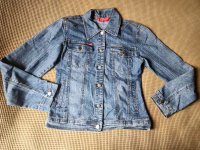 Chaqueta de mezclilla azul para mujer - miniatura 2