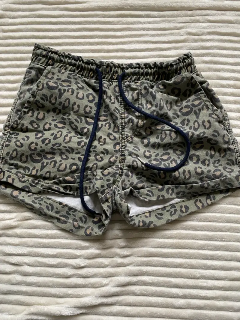 Shorts de leopardo para mujer con cordón - 1