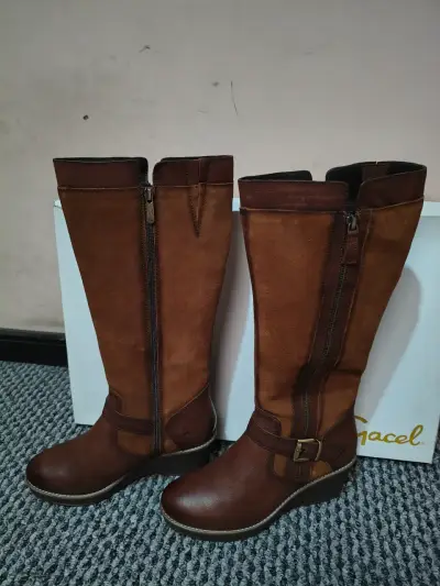 Botas de cuero marrón con plataforma y cierre lateral - miniatura 2