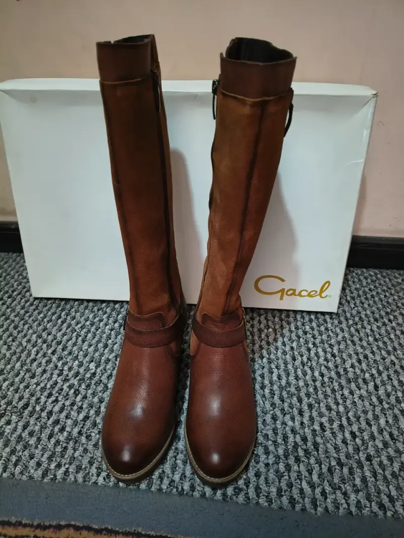 Botas de cuero marrón con plataforma y cierre lateral - 3