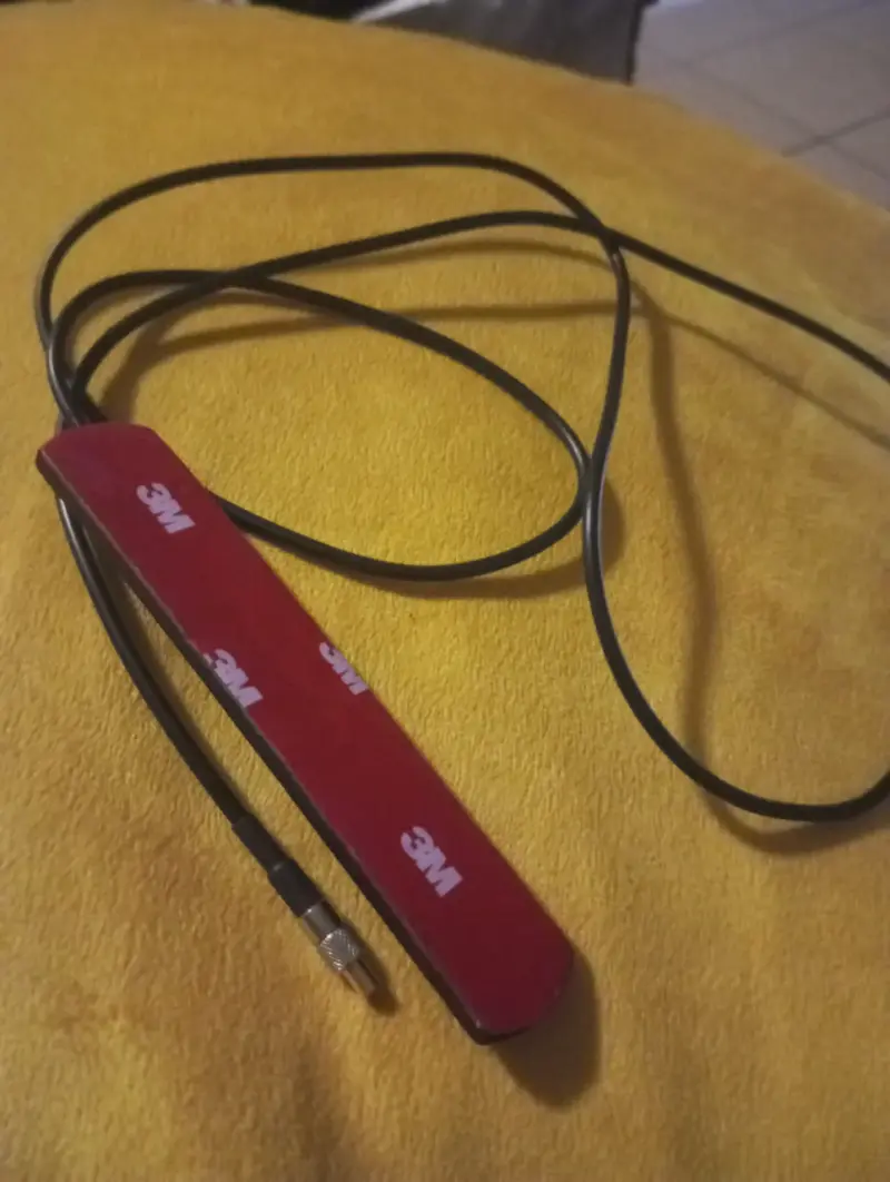 Antena de Radio FM/AM Interna Adhesiva para Auto (