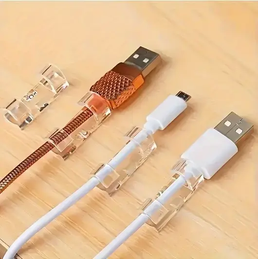Clips transparentes para organización de cables