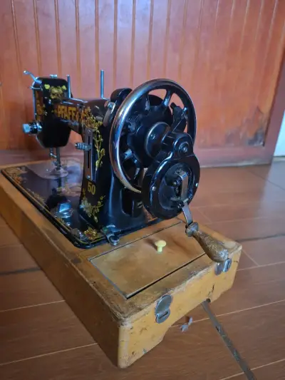 Máquina de Coser Antigüa Pfaff 50 Decorada - miniatura 4
