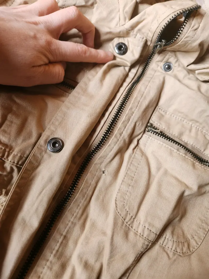 Gabardina beige con capucha para mujer - 4