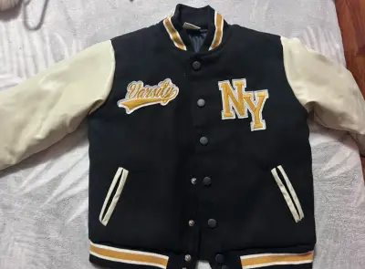 Chaqueta Varsity NY negra y beige - miniatura 1
