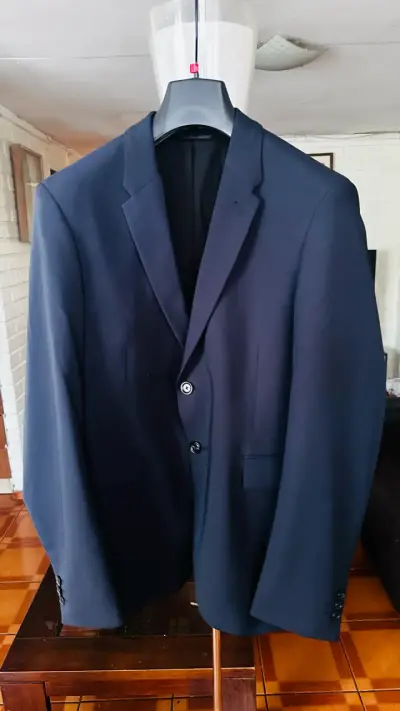 Blazer azul marino para hombre elegante - miniatura 2