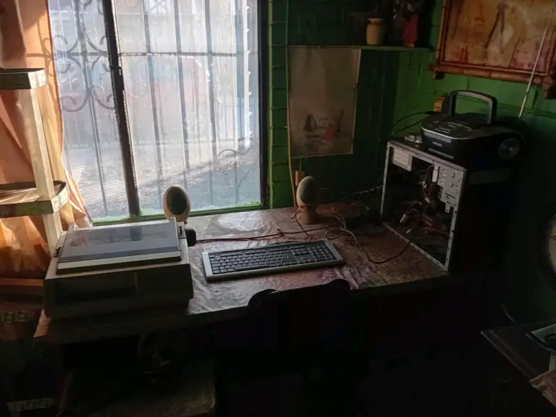 Escritorio de madera para oficina o estudio - 2