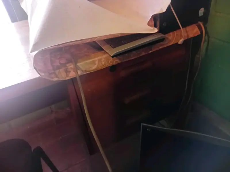 Escritorio de madera para oficina o estudio - 3