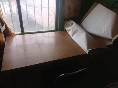 Escritorio de madera para oficina o estudio - miniatura 4