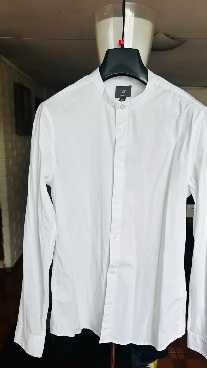 Camisa Blanca H&M Muscle Fit Hombre - 2