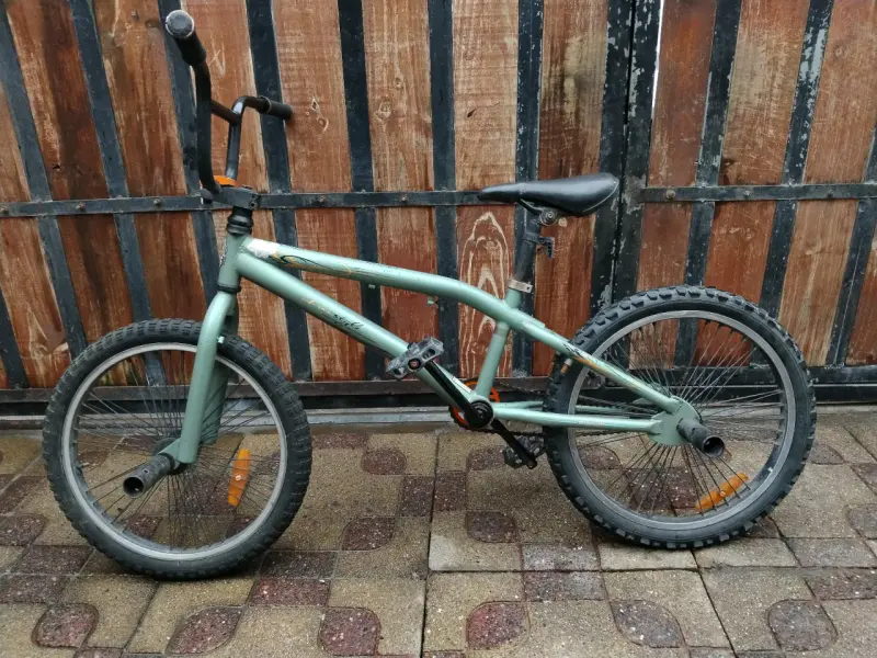 Bicicleta BMX - 1