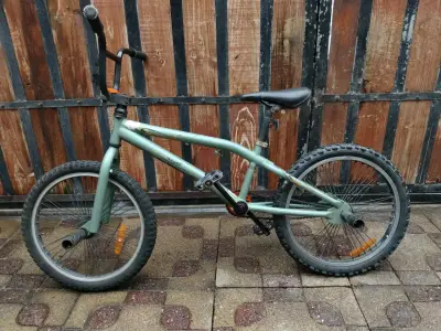 Bicicleta BMX - miniatura 1