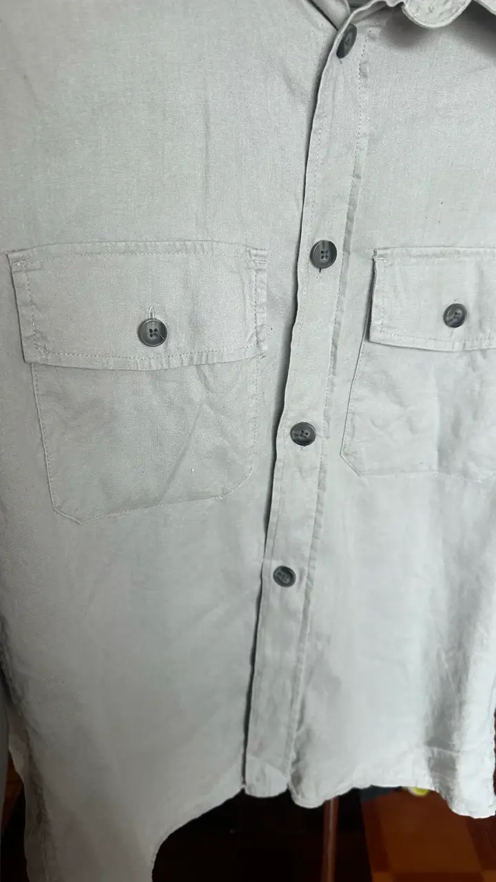 Camisa gris de hombre H&M con bolsillos - 3