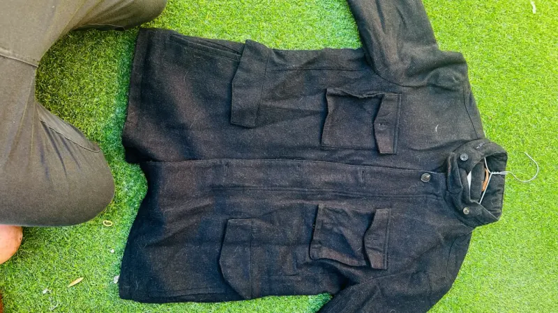 Chaqueta negra de lana para hombre - 2