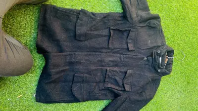 Chaqueta negra de lana para hombre - miniatura 4