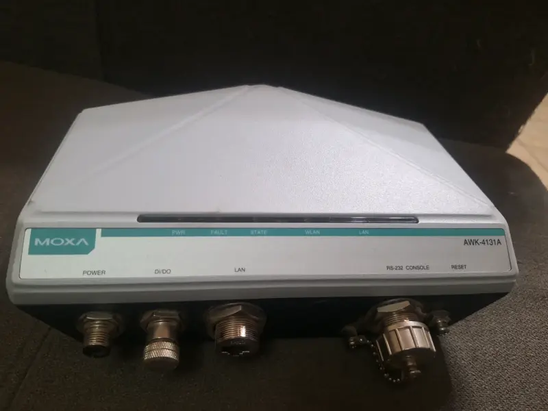 Router industrial Moxa AWK-4131A con conectividad LAN - 1