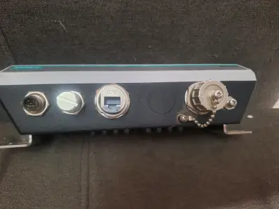 Router industrial Moxa AWK-4131A con conectividad LAN - miniatura 2