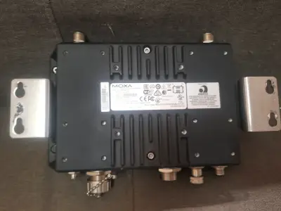 Router industrial Moxa AWK-4131A con conectividad LAN - miniatura 3