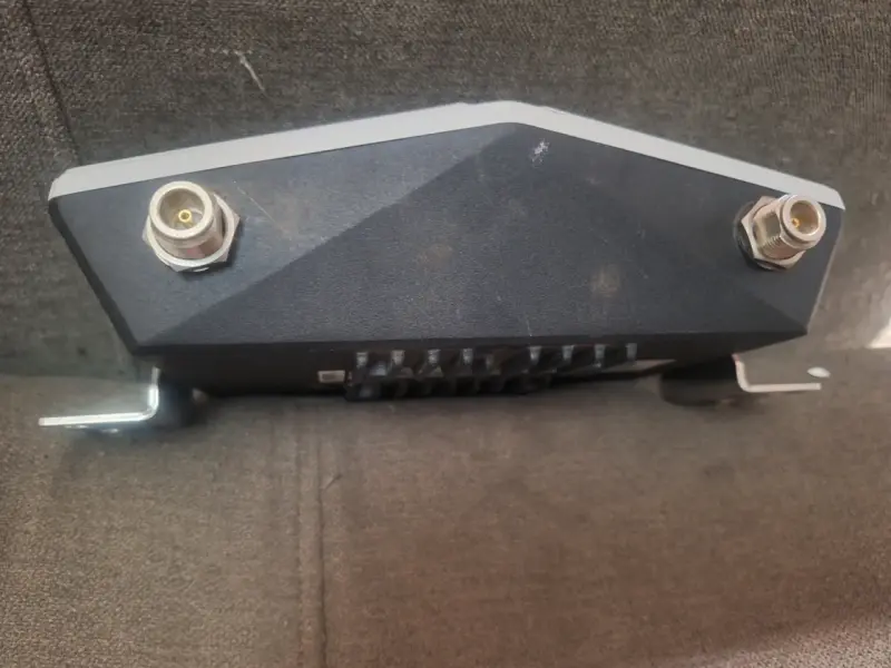 Router industrial Moxa AWK-4131A con conectividad LAN - 4