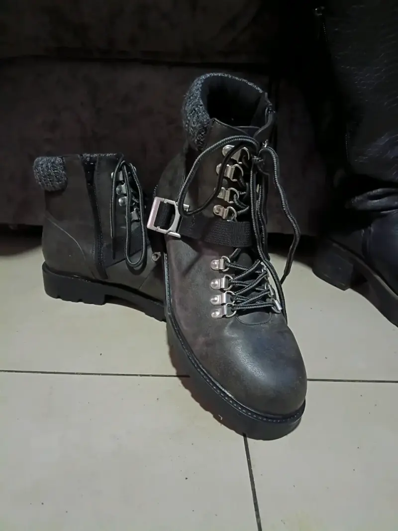 Botines de cuero gris con cordones y tacón - 4
