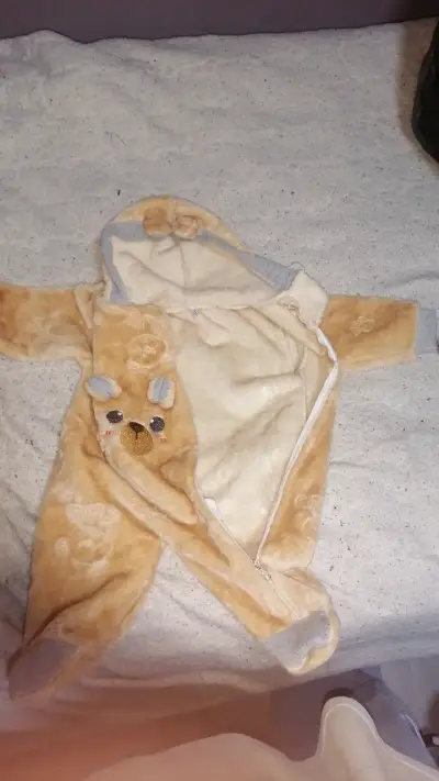 Enterito de bebé con diseño de oso - miniatura 4