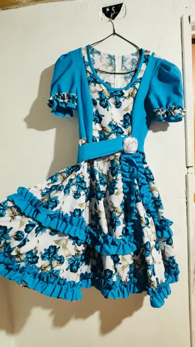 Vestido floral azul con volantes - miniatura 3