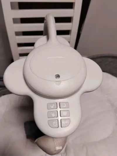 Cuna mecedora para bebé con móvil y música - miniatura 4