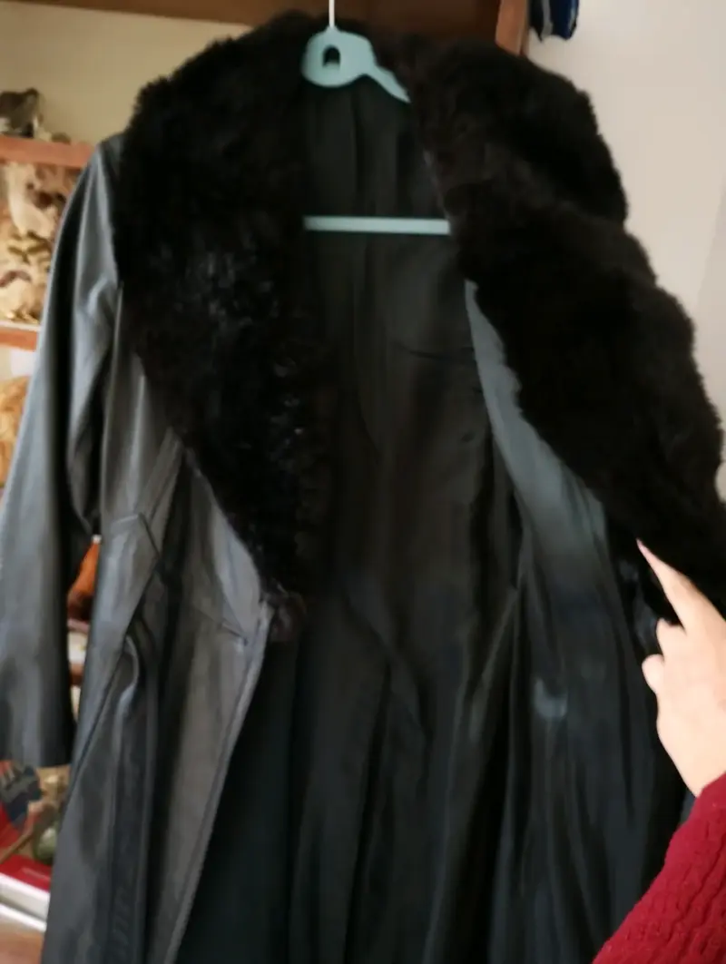 Abrigo de cuero negro vintage - 1