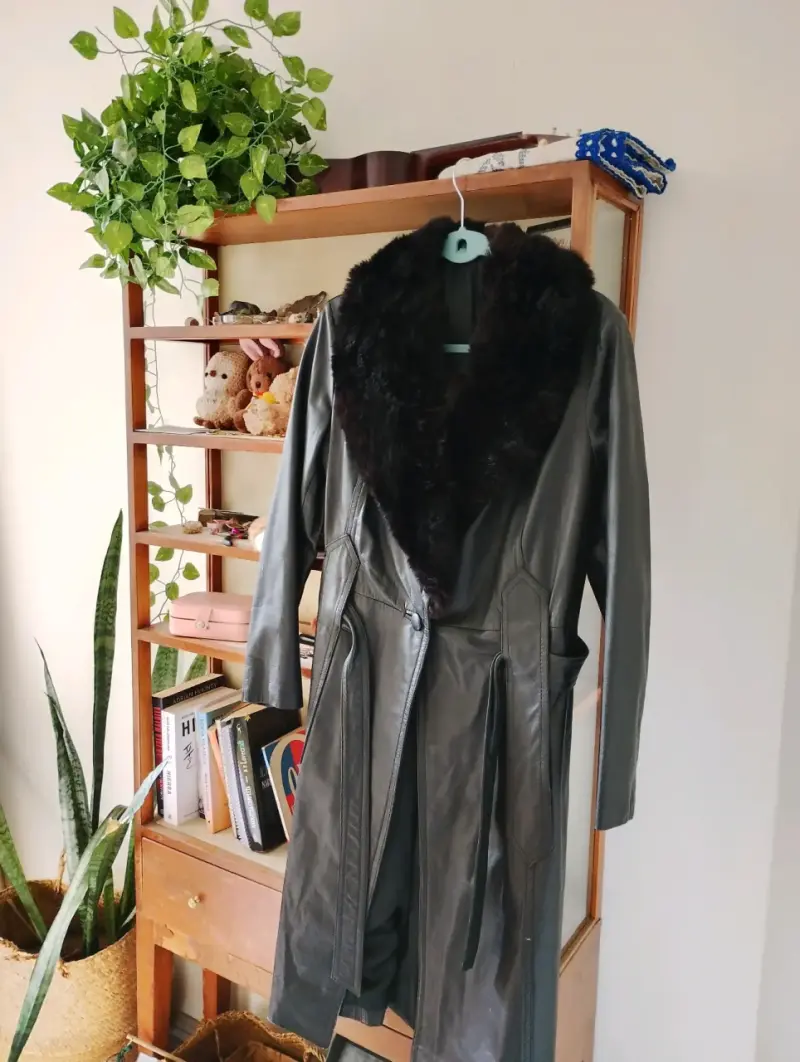 Abrigo de cuero negro vintage - 2