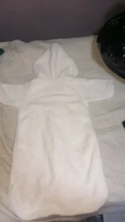 Saco de dormir para bebé blanco con capucha - miniatura 4