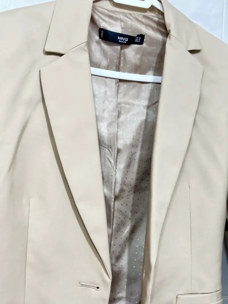 Blazer beige para mujer MNG en buen estado - 2