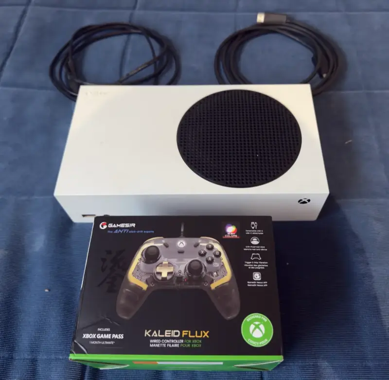 Xbox series S + Control Gamesir - 1
