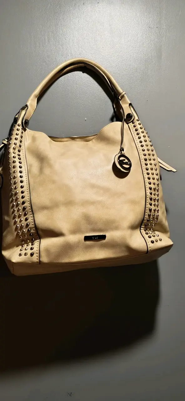 Bolso de cuero beige y negro con detalles dorados - 5