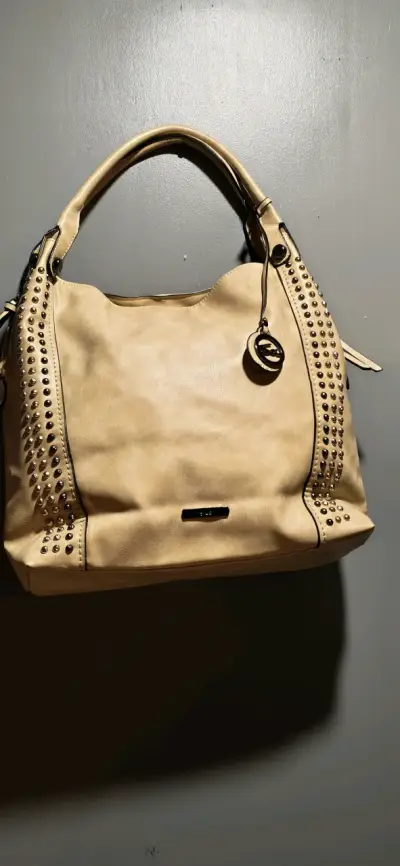 Bolso de cuero beige y negro con detalles dorados - miniatura 5