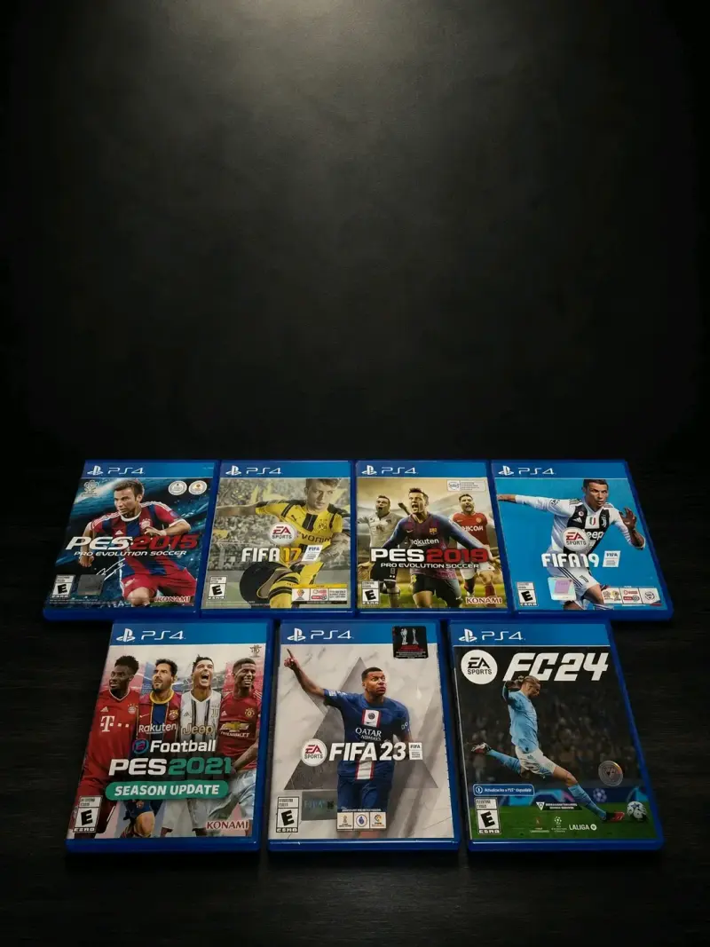 Colección de videojuegos FIFA y PES para PS4