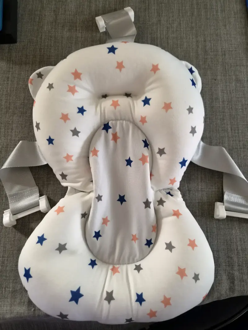 Cojín de soporte para bebé con estrellas