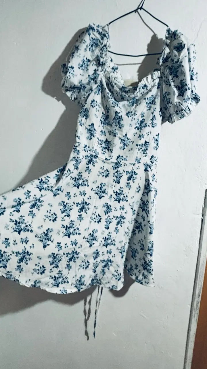 Vestido floral blanco y azul - 3