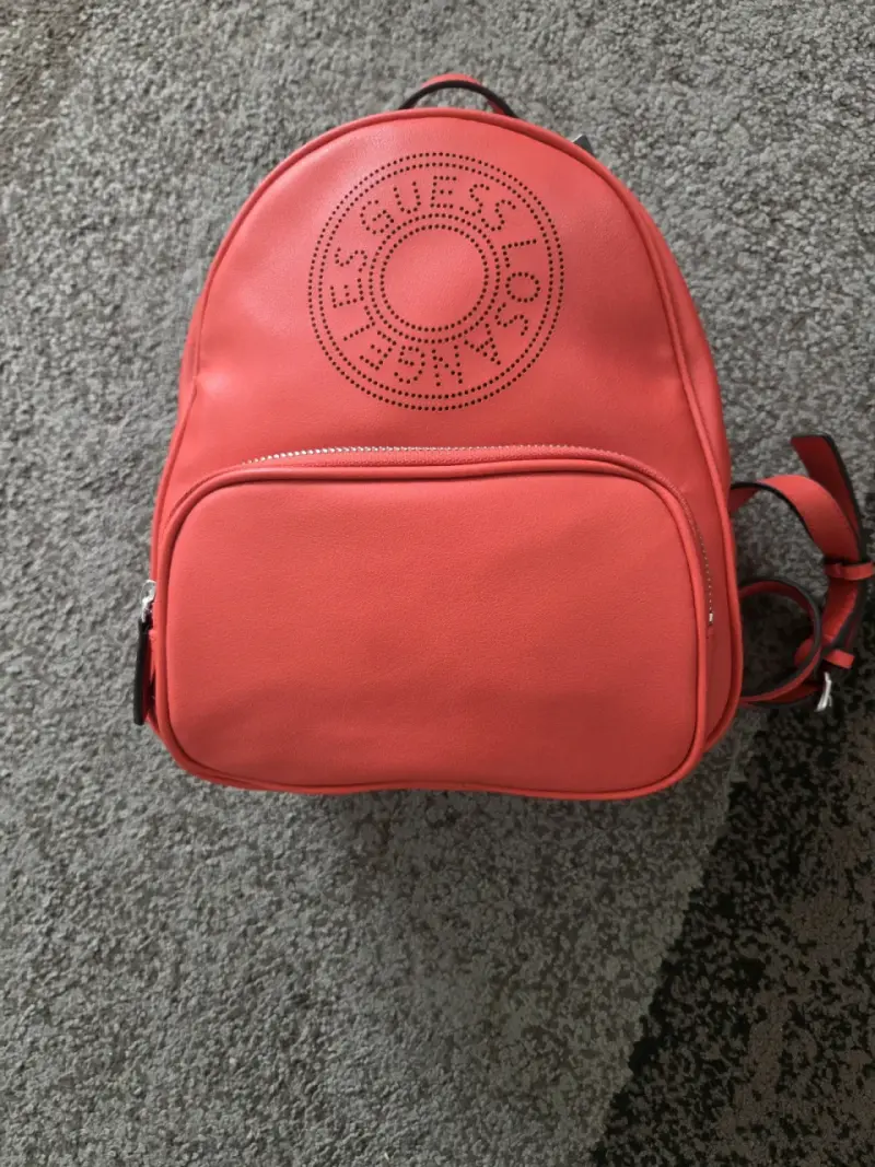 Mochila roja Guess Los Angeles de cuero sintético - 4