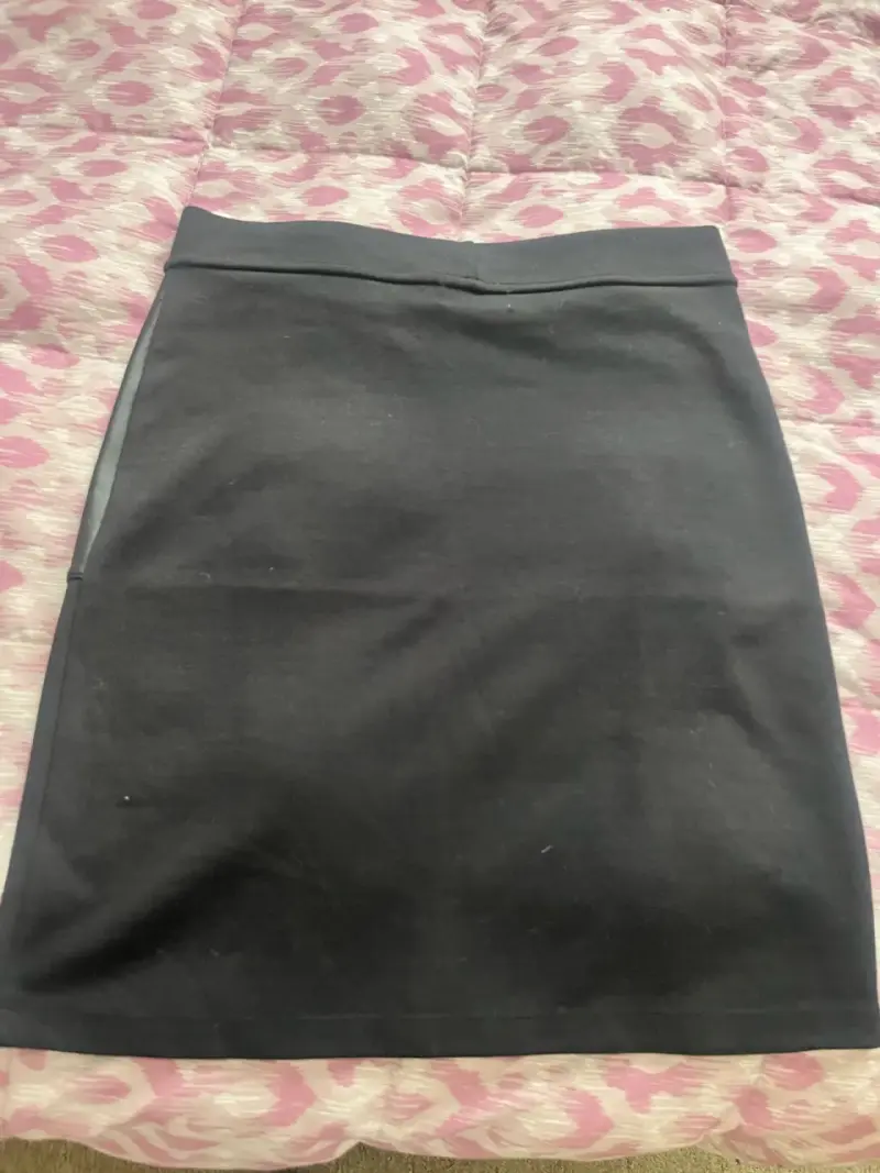 Falda negra de cuero sintético para mujer - 2