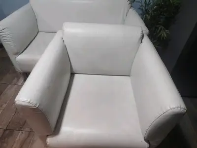 Juego de sillones blancos de cuero sintético - miniatura 2