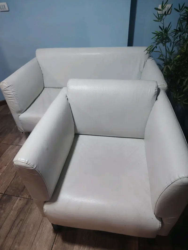 Juego de sillones blancos de cuero sintético - 3