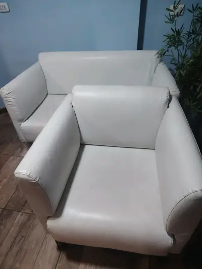 Juego de sillones blancos de cuero sintético - miniatura 3