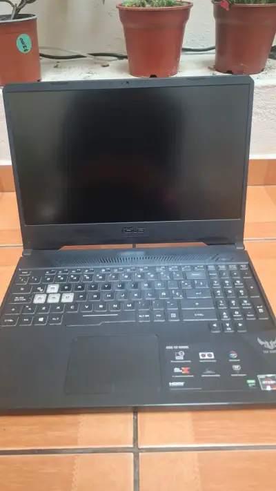 Laptop ASUS TUF Gaming Ryzen 5 en buen estado - miniatura 1