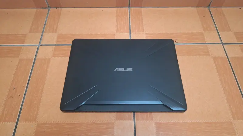 Laptop ASUS TUF Gaming Ryzen 5 en buen estado - 2