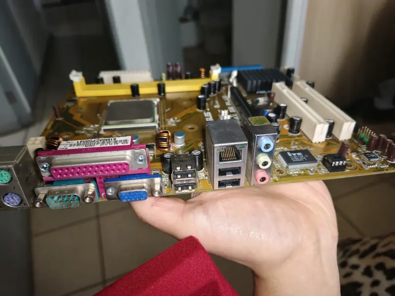 Placa Madre Asus M2N-MX SE Plus con Procesador - 2