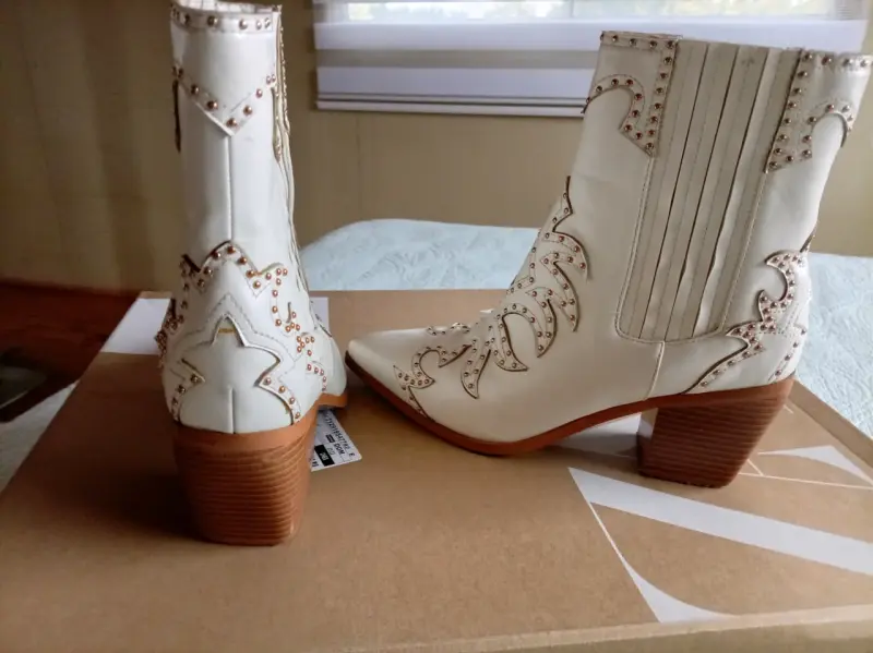 Botines Vaqueros Blancos con Tachuelas - 3