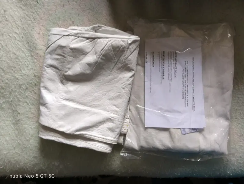 Traje de cuero pantalón talla M casaca talla M - 1