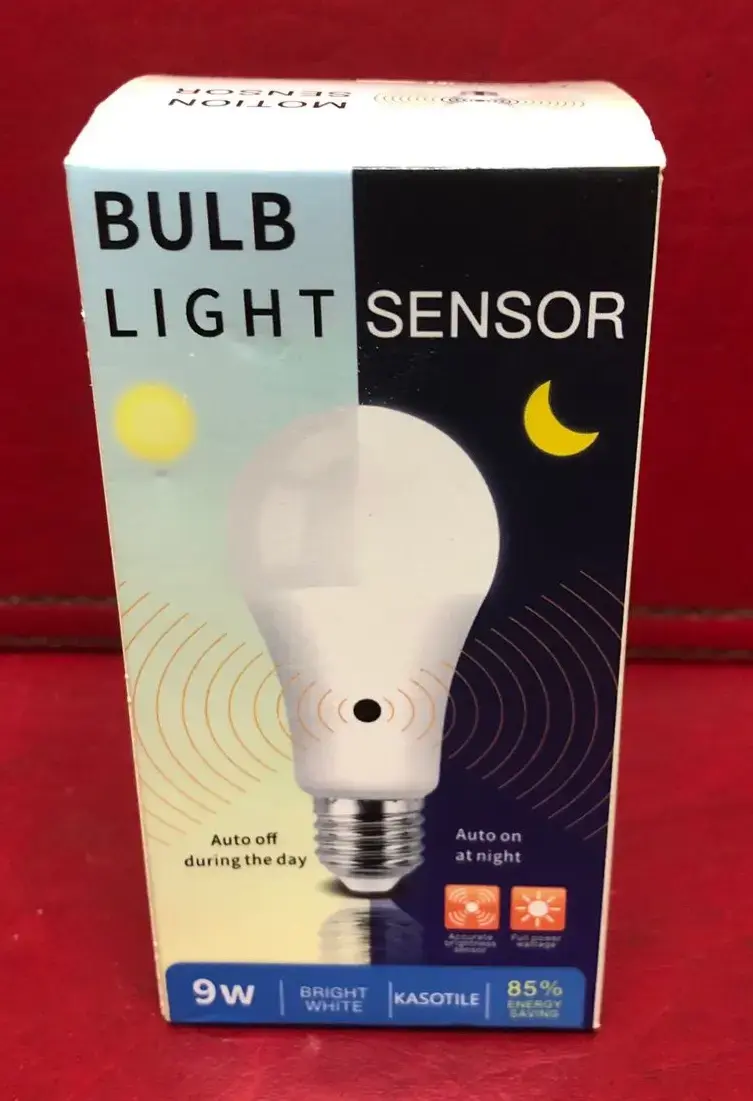 Ampolleta LED con Sensor de Luz 9W - 1