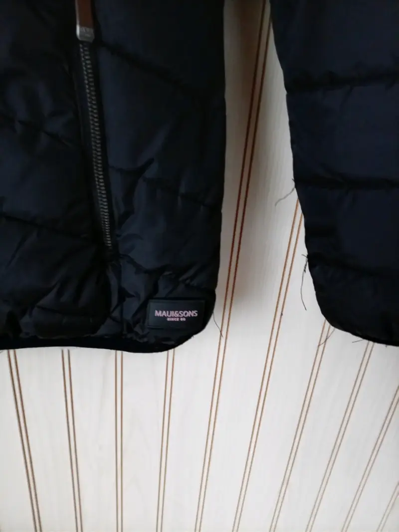 Chaqueta acolchada negra con forro de piel sintética - 3