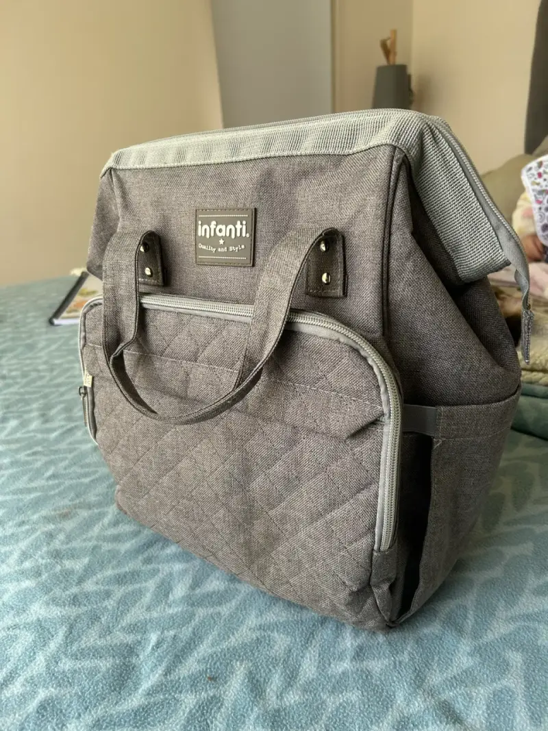 Mochila pañalera Infanti gris con múltiples compartimentos - 2